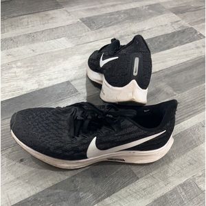 Nike - tennis shoes, 7.5